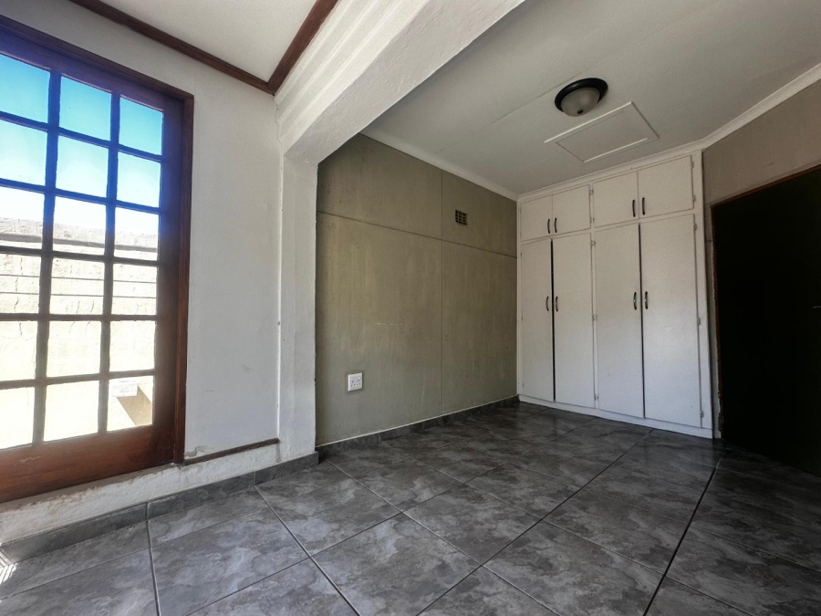 4 Bedroom Property for Sale in Heuwelsig Free State